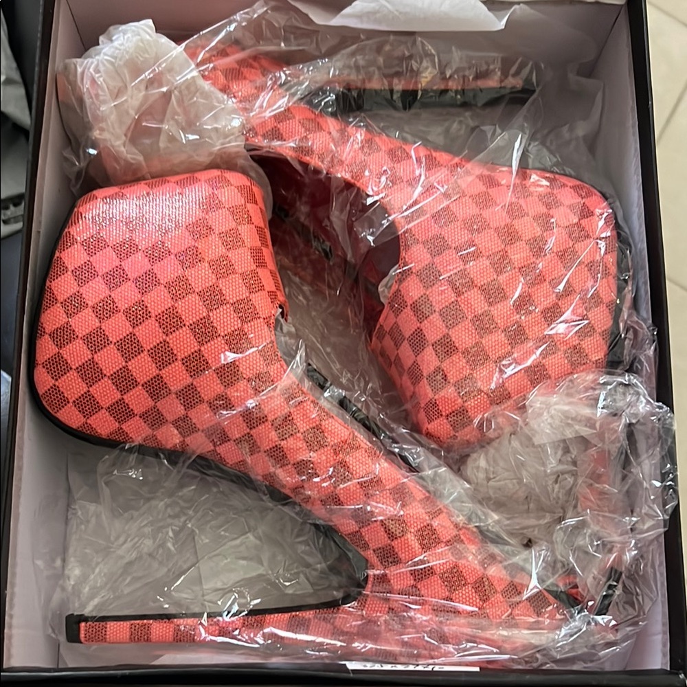 Ami Red Checkered Women's Heels
